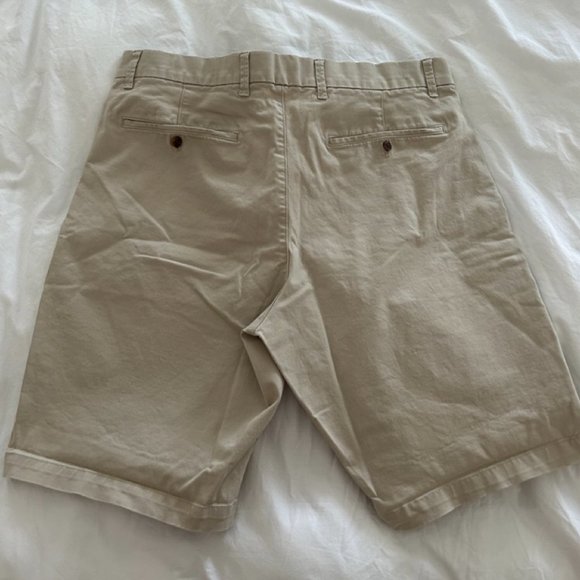 Men's Gap 10" Vintage Chino Shorts, Khaki Sz. 34 - Picture 3 of 5